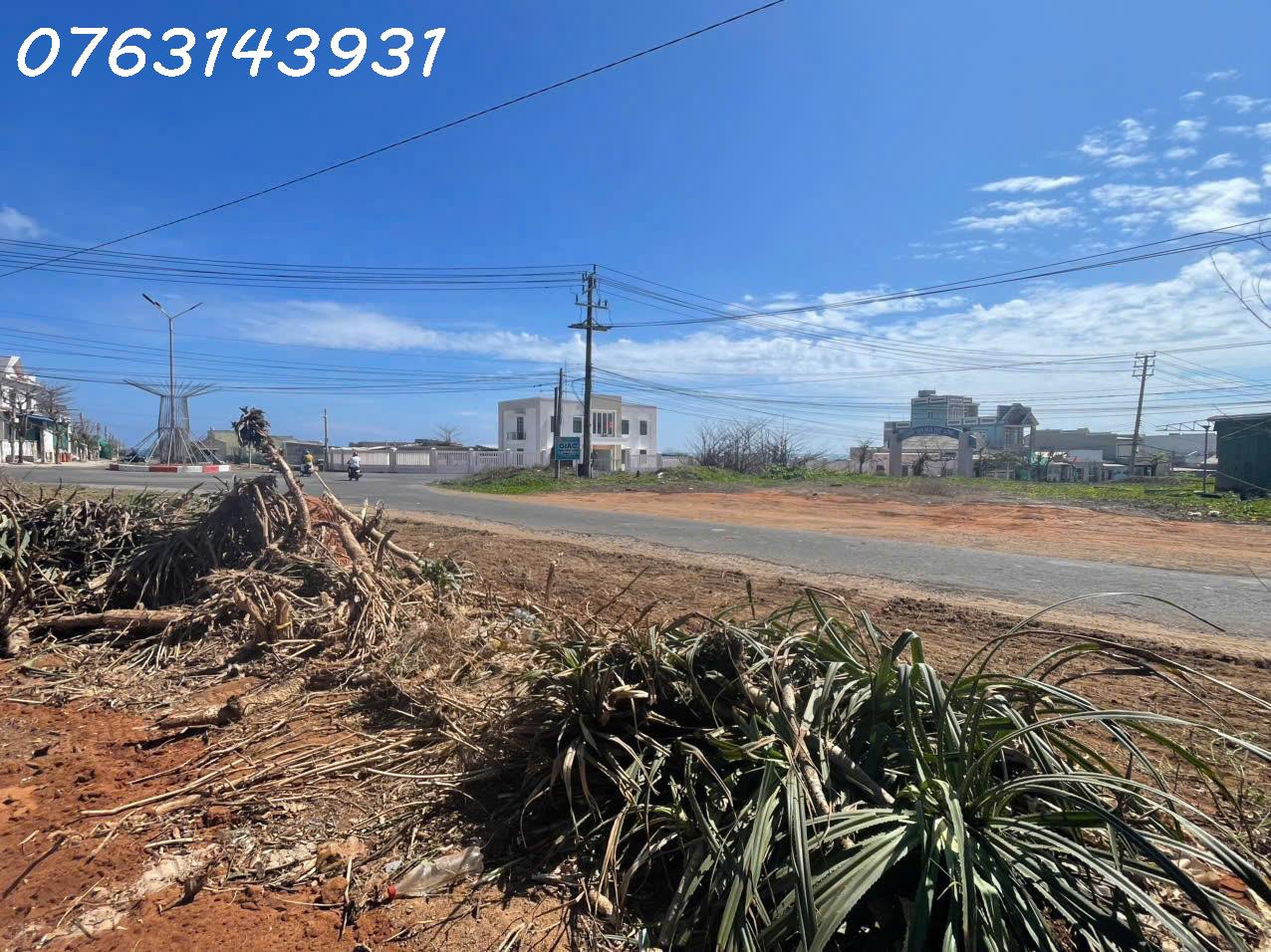  Cần bán gấp lô đất 2 mặt tiền lớn Đảo Phú Quý, DT 1.318m2, giá 3,9 tỷ còn thương lượng 