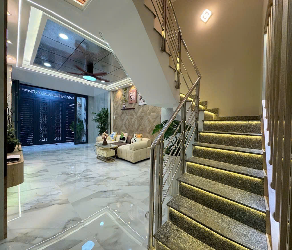  NHÀ HẺM THÔNG TỨ TUNG - SIÊU ĐẸP NGAY TÂN HOÀ ĐÔNG - QUẬN 6 - 5 TẦNG - 57M2 - (3.9x15) GIÁ CHỈ 6.8 TỶ. 