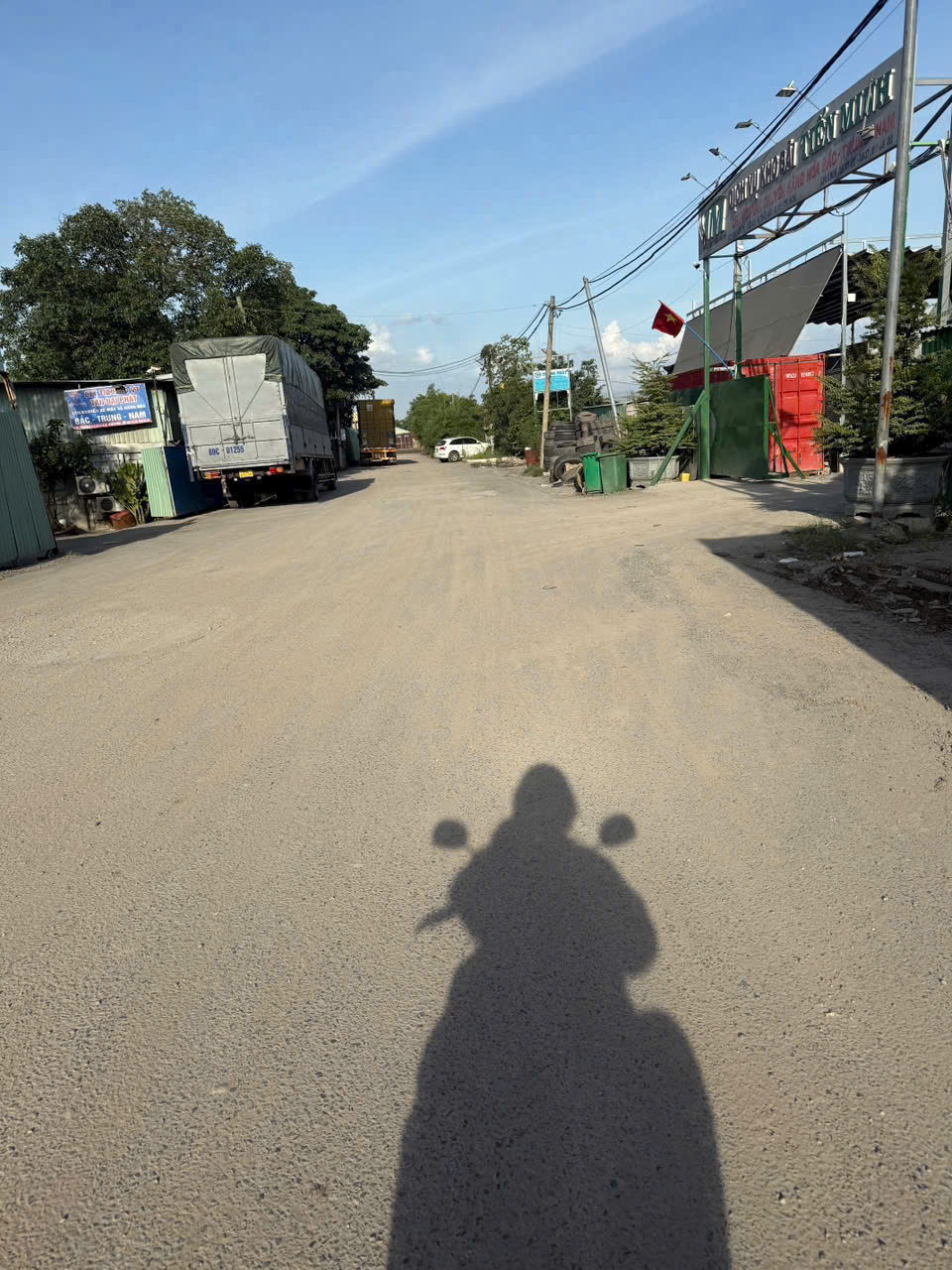  CẦN BÁN GẤP MIẾNG ĐẤT (3.800M²) TẶNG NHÀ XƯỞNG ĐẸP TẠI TÂN HIỆP, HÓC MÔN 