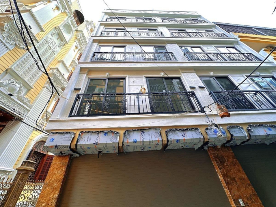  BÁN NHÀ MỚI SIÊU ĐẸP - HOÀNG QUỐC VIỆT - LÔ GÓC - GARA OTO KINH DOANH 55m2*6 Tầng  21Tỷ 