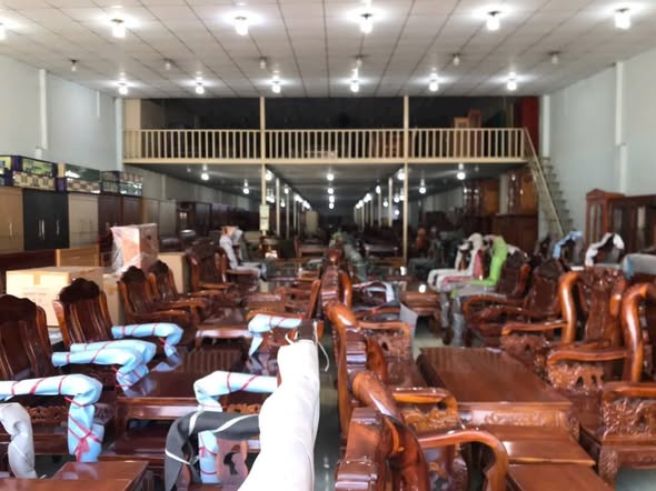  Bán nhà mặt tiền 12x51m giá 40,2 tỷ Đường Phan Văn Hớn 