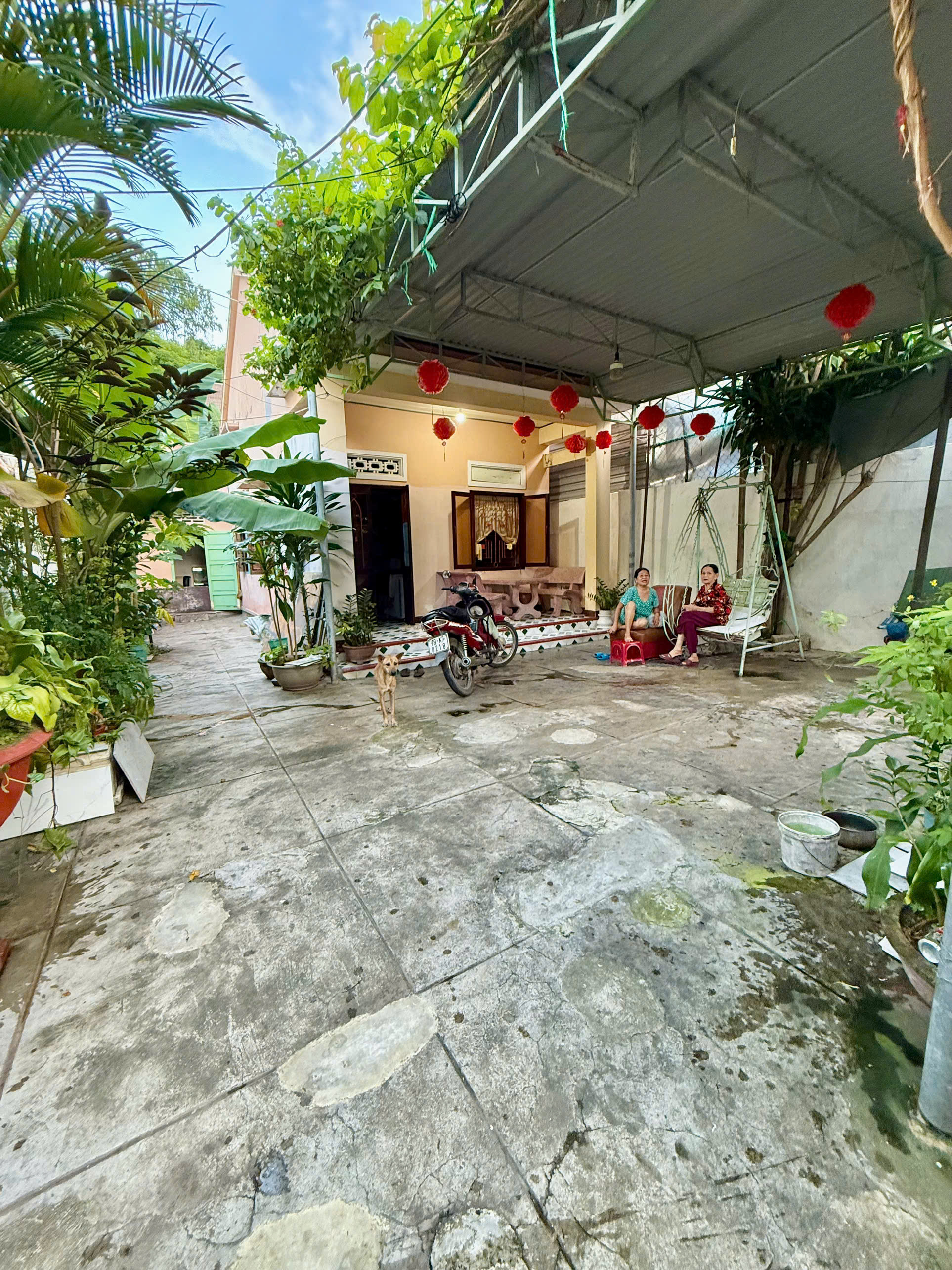  Bán nhà C4 Vĩnh Hải - Nha Trang . 
Mặt tiền đường Dương Văn Nga 
Diện tích : 205m2 Giá chỉ : 30tr/m2 (6ty150) Số chứng chỉ: đang đợi cấp chứng chỉ mới , số chứng nhận: MG 25- 625 