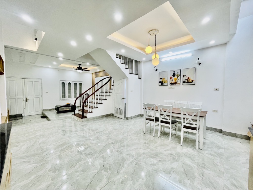  Phân Lô Hoàng Mai  55m  4 Tầng  Mặt Tiền 5,5m 