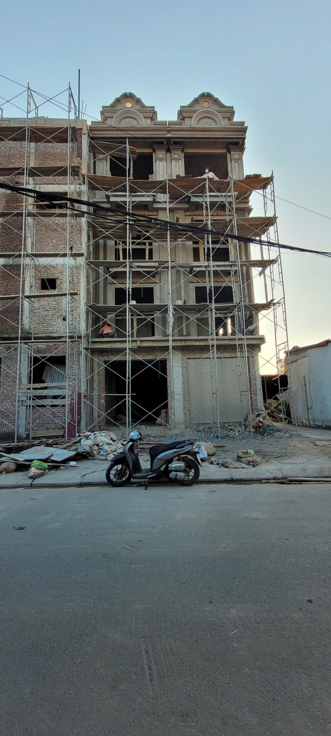  BÁN NHÀ 4 TẦNG XÂY MỚI TẠI BÙI TỰ NHIÊN – ĐÔNG HẢI, OTO ĐỖ CỬA, VỈA HÈ RỘNG 