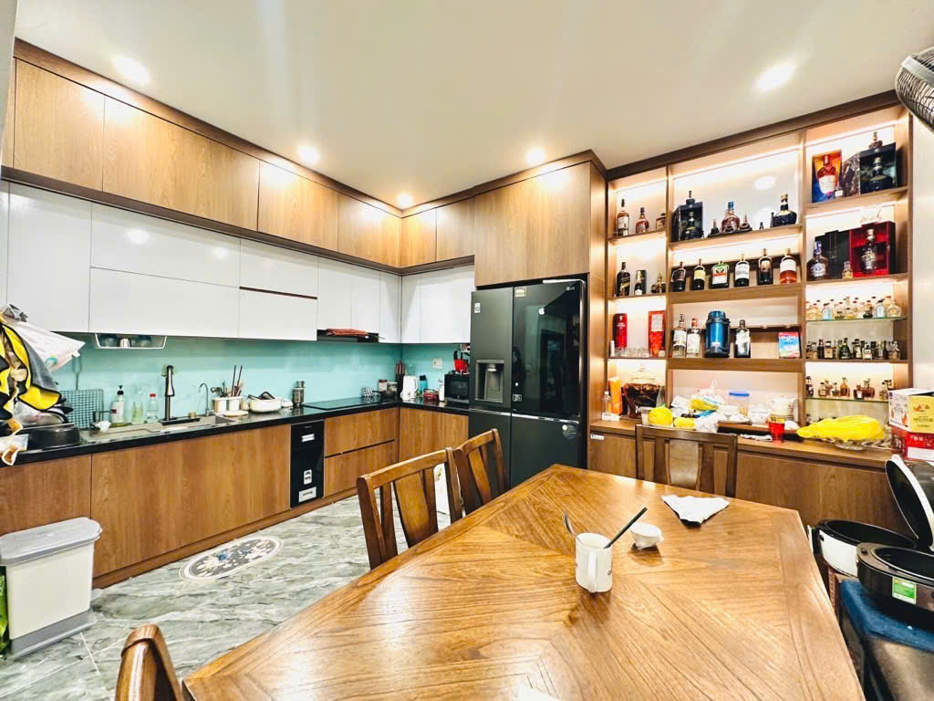  BÁN NHÀ NGỌC THUỴ LONG BIÊN,OTO ĐỖ CỔNG,FULL NỘI THẤT,GẦN CHỢ,TRƯỜNG 40M 