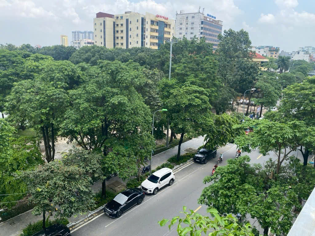  Bán nhà mặt phố Hoàng Như Tiếp- Lô Góc- Vỉa hè- Kinh Doanh- Dân xây 70m 5 tầng  29,x tỷ 