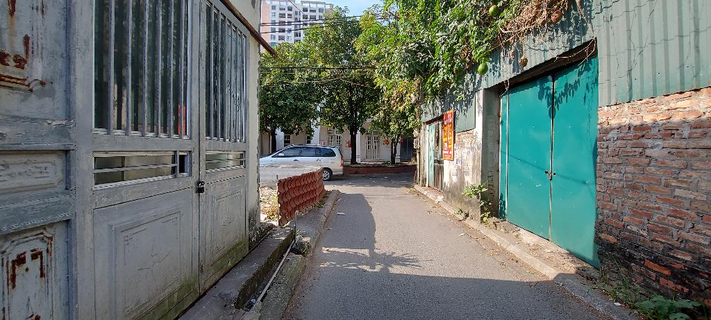  Bán đất Đàm Quang Trung, Ngõ Thông oto, 42m ngay aeomall. LH 0936123469 