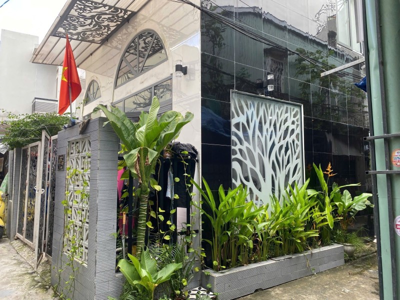  ♪ Nhà góc kiệt Lê Độ, 42m2, gác đúc đẹp thoáng, 3.x tỷ 