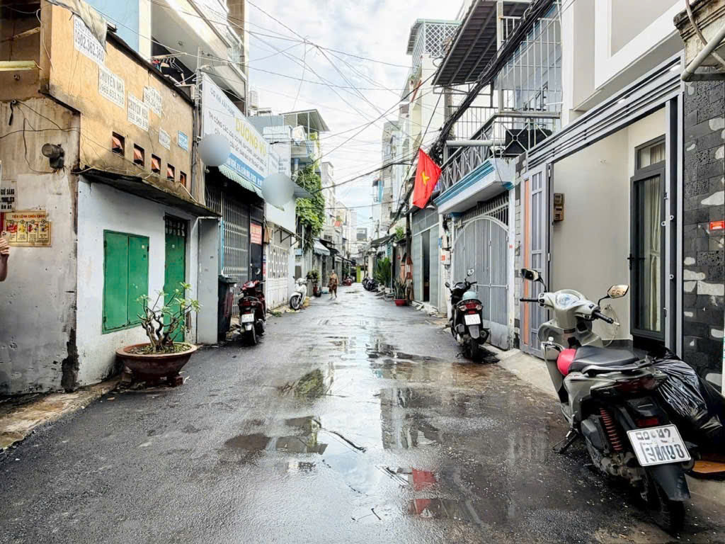  HẺM XE HƠI THÔNG TÂN BÌNH - 37M2 - 3 TẦNG - 3PN - 3WC - FULL NỘI THẤT - GIÁ HƠN 5 TỎI TL. 