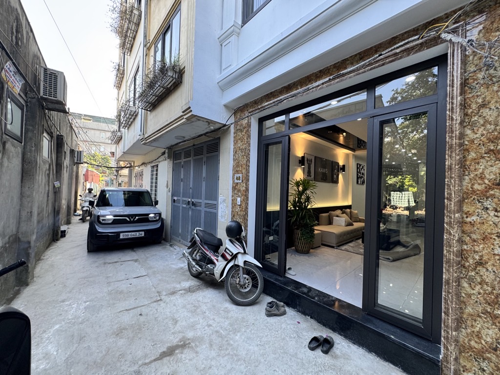  ???? HÀNG HIẾM – Dương Văn Bé – 43m – 5 Tầng – Thang Máy – Lô Góc – Ô Tô VF3 Đỗ Cửa - 12.x Tỷ 