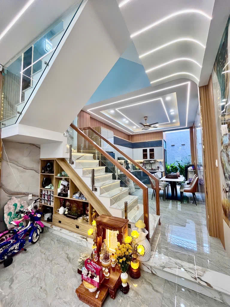  Nhà mới xây full nội thất hẻm xe hơi Hà Huy Giáp, Thạnh Lộc Q12, 60m2, 3 tầng, 4PN, sổ hồng riêng, giá chỉ 5.6 tỷ - Gọi ngay 0918377255! 