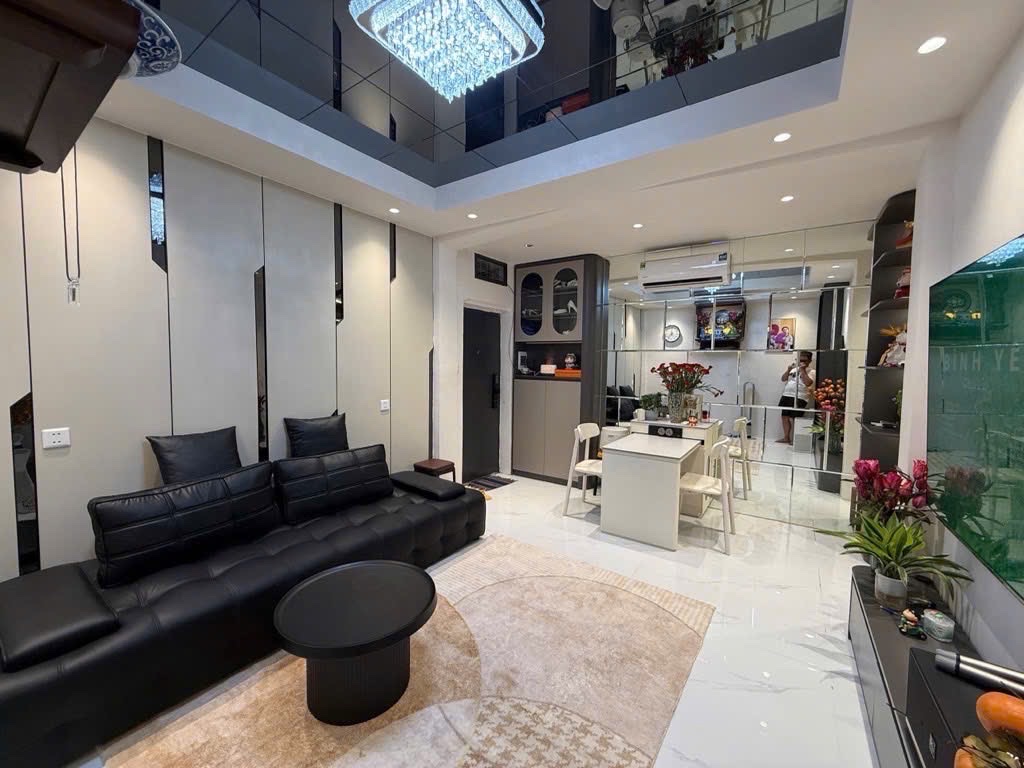  TẬP THỂ CHÙA LÁNG 65M 2 NGỦ 4,86 TỶ,Ô TÔ ĐỖ CHÂN CẦU THANG,NHÀ ĐẸP,FULL NỘI THẤT 