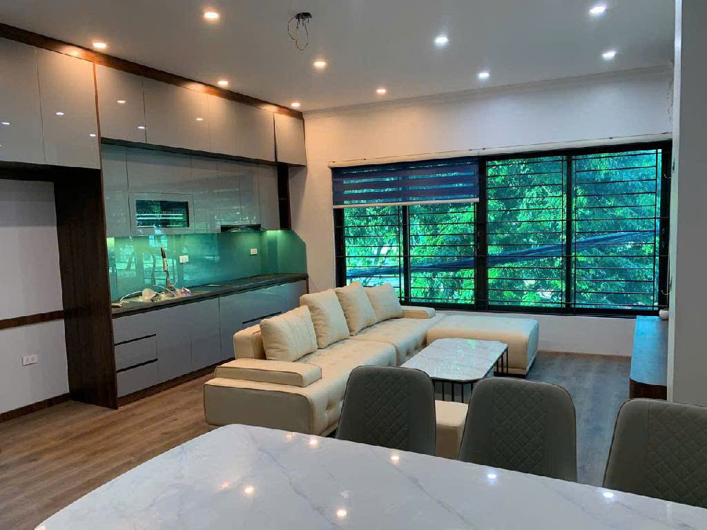  ???? Bán nhà mới kính cong ngay sau Big C Long Biên – 45m² – MT 5m – Ô TÔ TRÁNH – FULL NỘI THẤT – KINH DOANH – NHÀ DÂN XÂY MỚI – GIÁ 11,6x TỶ! 