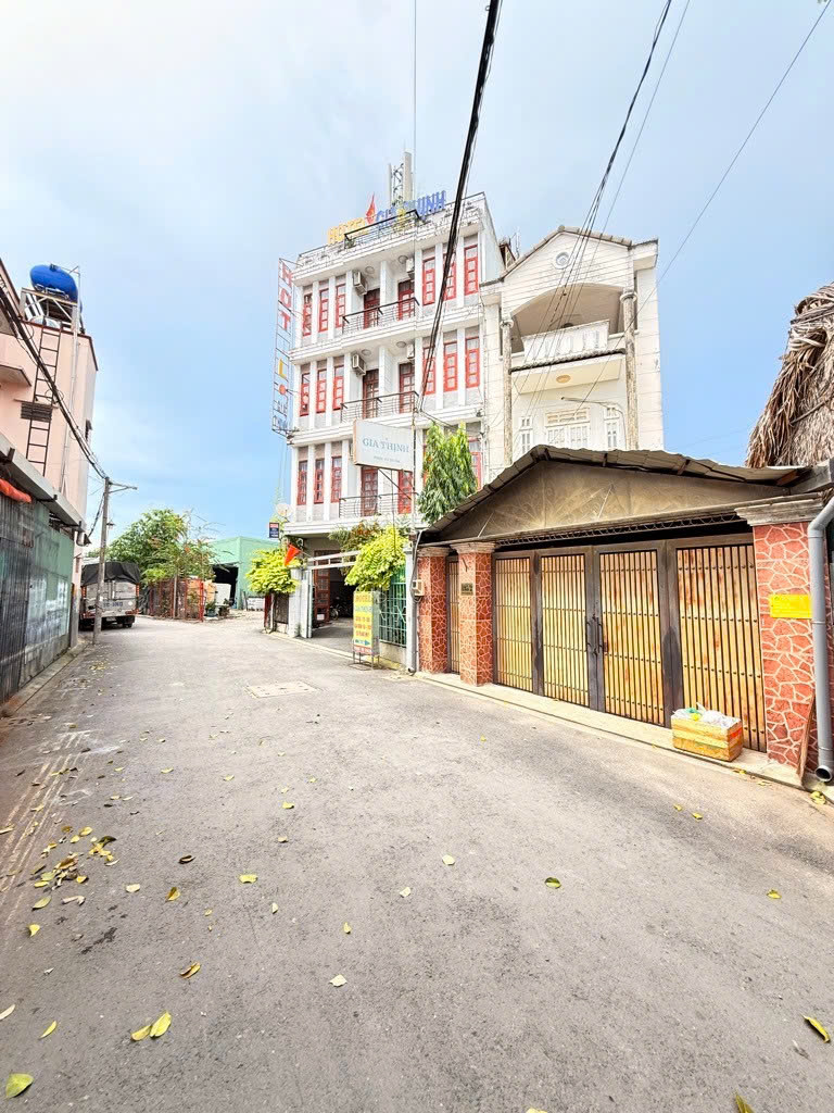  Bán Nhà 100m2, <5Tỷ hiếm, HXH thông Tô Ngọc Vân gần Ngã Tư Ga, giáp Gò Vấp 