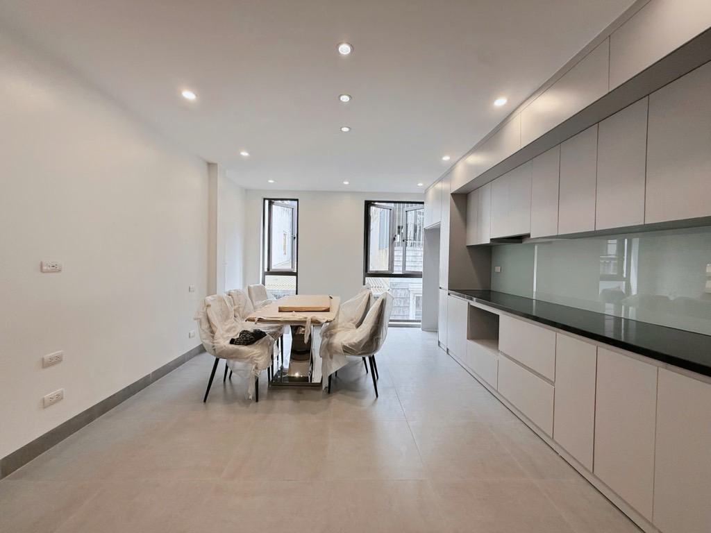  BÁN NHÀ NGUYỄN VĂN CƯ LONG BIÊN,THANG MÁY,OTO,FULL NỘI THẤT,46M NHỈNH 10 TỶ 