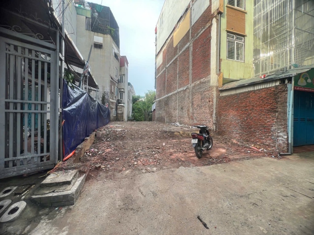  Chỉ 85tr/m Bán đất Việt Hưng mới, Ngô Gia Tự, vuông đẹp, oto đỗ cổng. LH 0936123469 