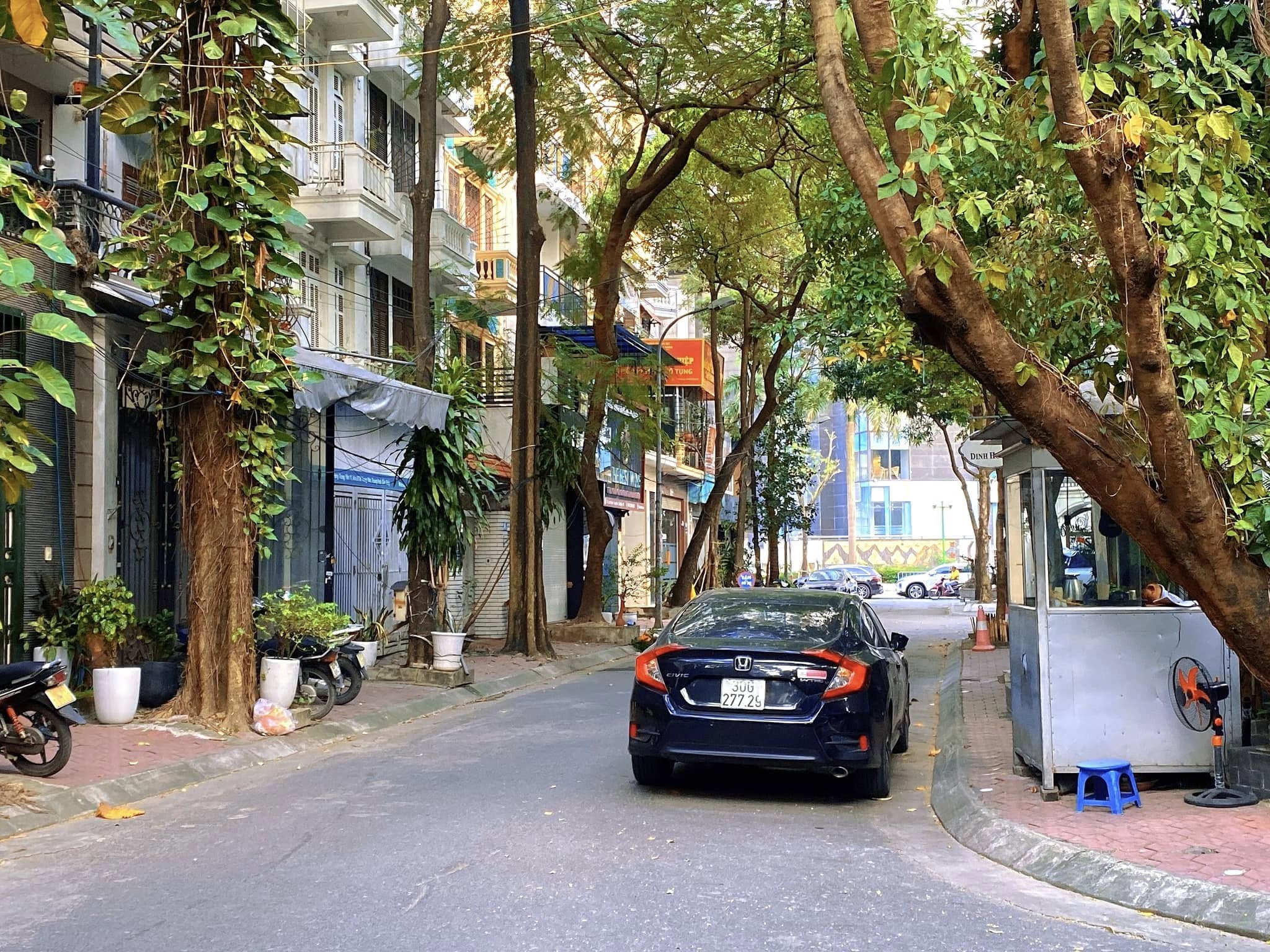  nổi bật 1 Căn ! Phân lô mặt ngõ Nguyễn Khánh Toàn, xe con tránh hoạt động, 80m, trước mặt 9m 