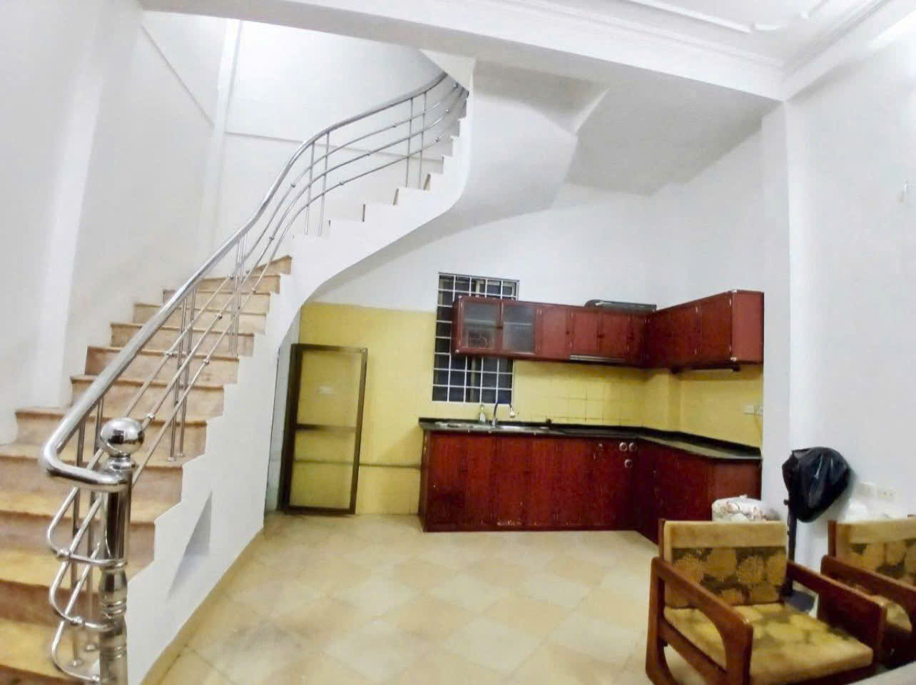  Bán nhà Chùa Bộc, Thái Hà 20m ra phố, Sổ đỏ 30m xây 5 tầng 3 phòng ngủ, 2 thoáng ở ngay 