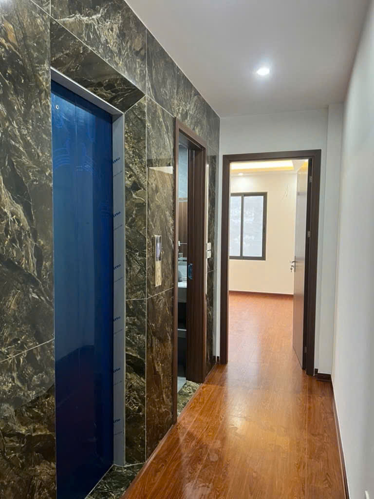  ????YÊN LỘ YÊN NGHĨA HƠN 50M _THANG MÁY NHẬP _NHÀ ĐẸP Ở NGAY NHỈNH 10 TỶ _THIẾT KẾ HIỆN ĐẠI 