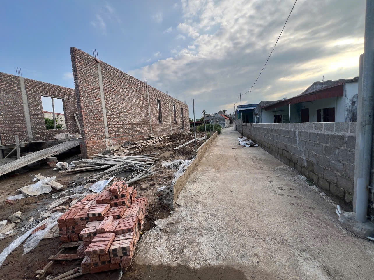  Lô đất giá hiếm – 3 mặt thoáng – đầu tư tăng trưởng mạnh  Giá 1.1xx tỷ  ZALO 0567 222 555 