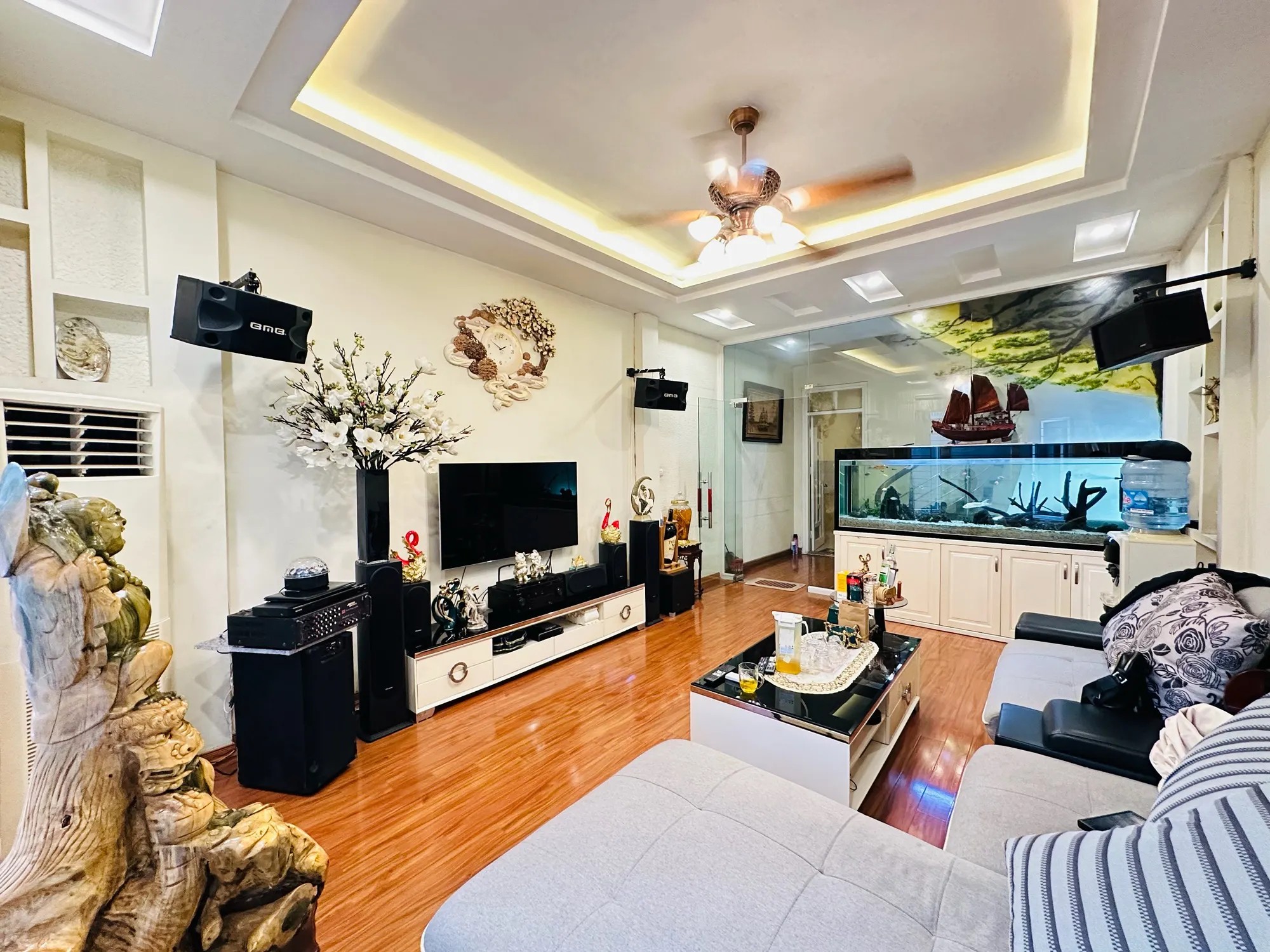  Bán Nhà Trường Chinh 53m2. 5 tầng. mặt tiền 4.3m. giá 14.7 Tỷ Đống Đa Hà Nội 