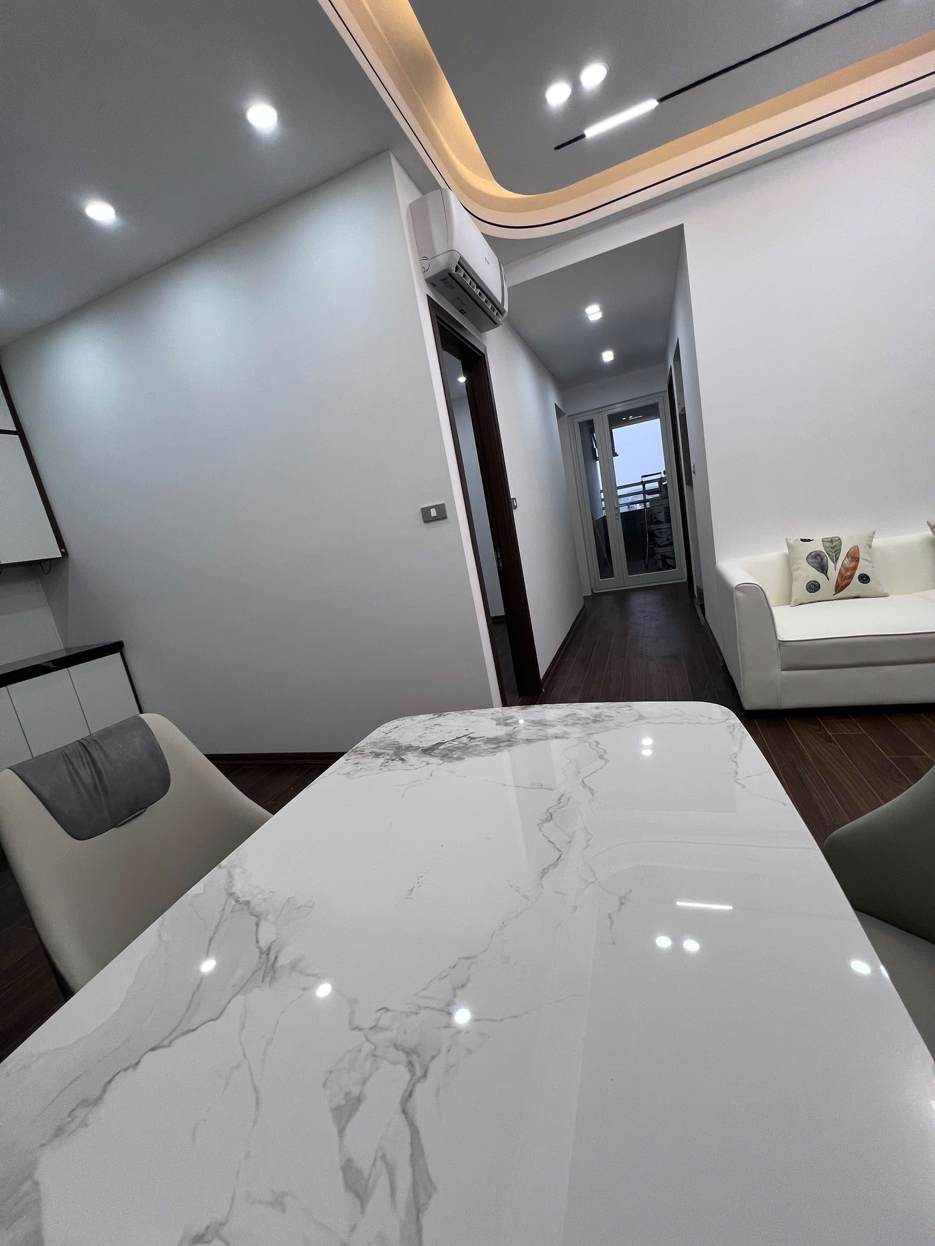  Gia đình cần bán Tập thể tầng 2 Lò Đúc 40m2, 1PN, 1 Khách, 1 WC, 2.65 tỷ 