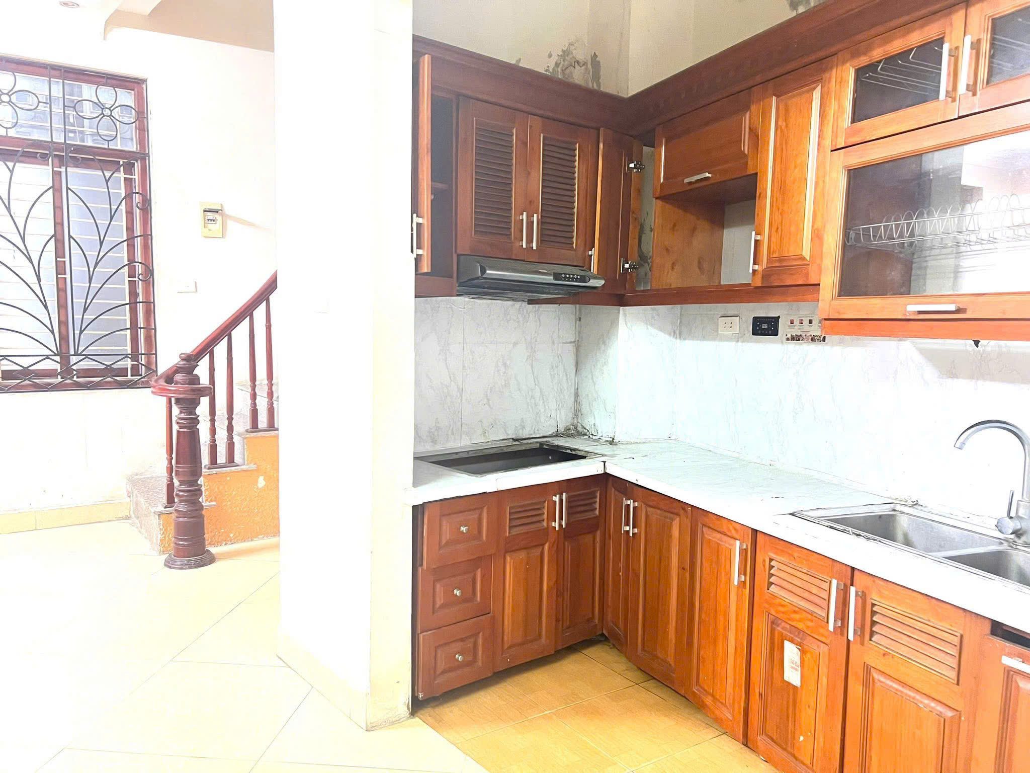  Cho thuê nhà nguyên căn ngõ 93 Hoàng Mai, 40m² × 4 tầng, 3PN, 3 WC, 8 Triệu 