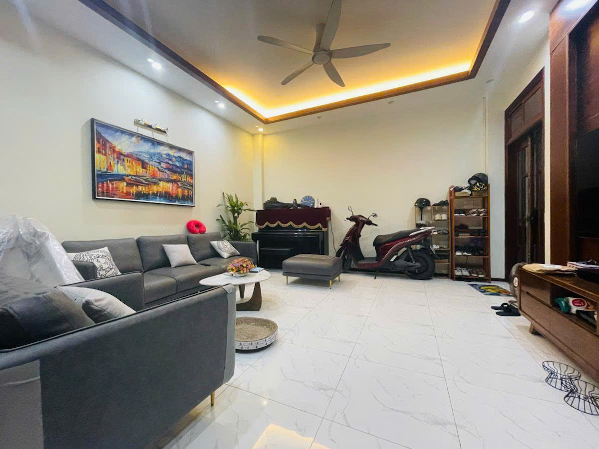  CHỦ CẦN THANH KHOẢN – HẠ CHÀO 1 TỶ – BÁN GẤP NHÀ PHỐ TÂY SƠN! 
44m² – 6 TẦNG THANG MÁY – HAI THOÁNG – CÁCH PHỐ 10M – Ô TÔ ĐỖ CỔNG  - GIÁ SIÊU HỢP LÝ: 14.5 TỶ 