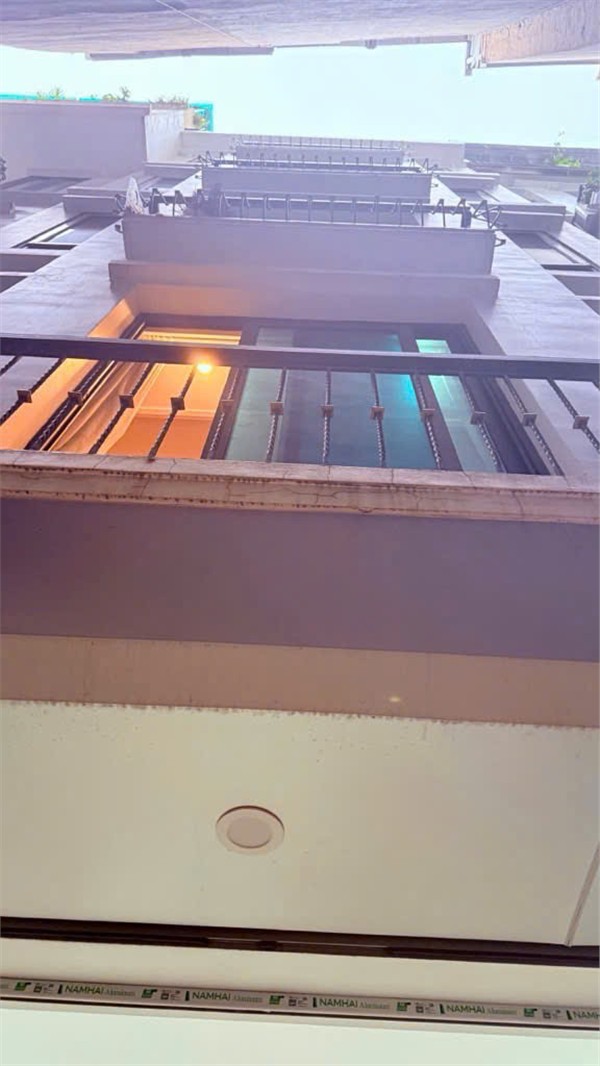  NHÀ ĐẸP- GIÁ TỐT CẦN BÁN NHANH nhà 5 TẦNG MẶT NGÕ TO RỘNG, MT 5,2 M GẦN HỒ TÂY, TP Hà Nội 