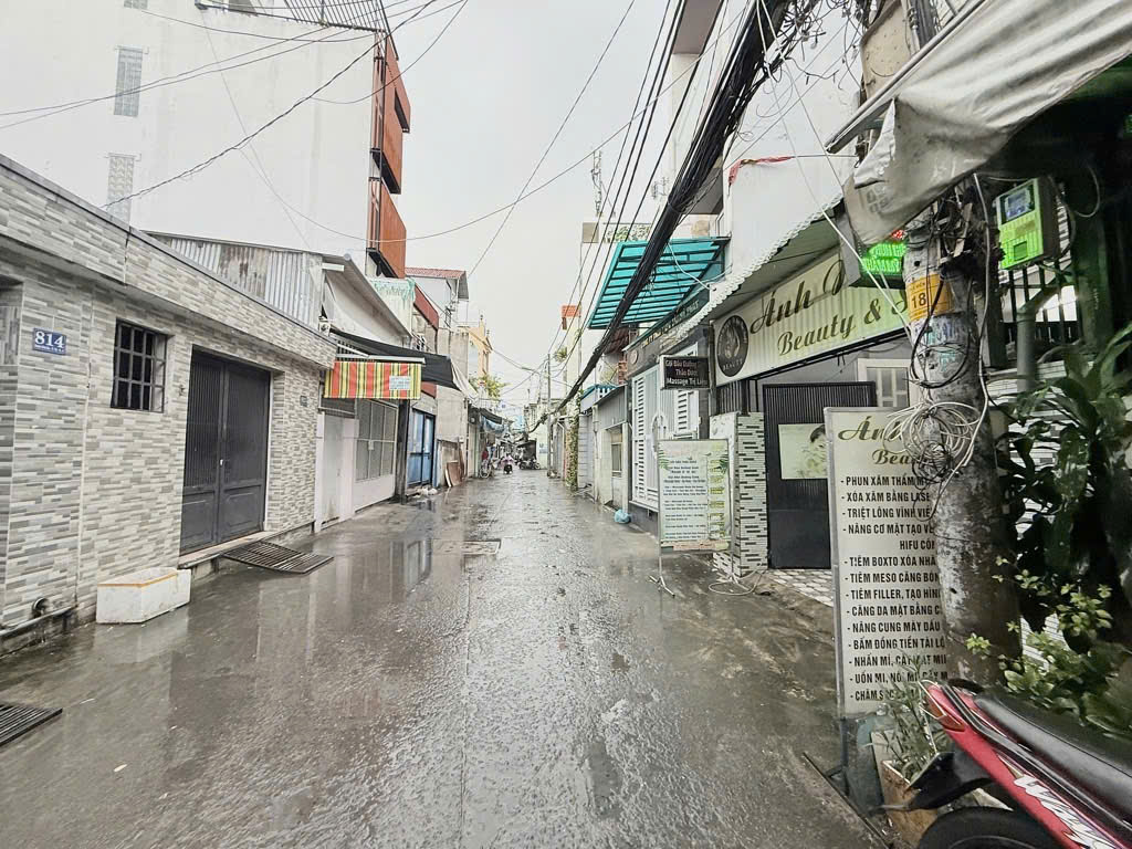  SÁT MẶT TIỀN ĐOÀN VĂN BƠ P XÓM CHIẾU Q4
KHU DÂN CƯ HIỆN HỮU DIỆN TÍCH ĐẤT 27 M2
CÓ HƠN 3 TỶ 