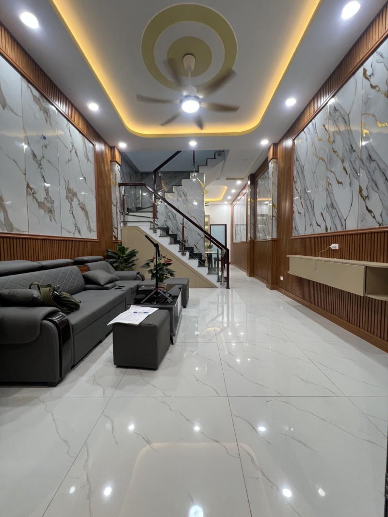  Bán nhà 2 Tầng Dĩ An,SHR đường xe hơi, gần ĐHQG TPHCM 