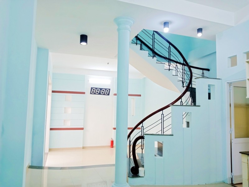  ♪ Nhà kiệt gần Lý Thái Tổ gần Phan Thanh 92m2, 2 tầng cứng, sân rộng, 5.1 tỷ 