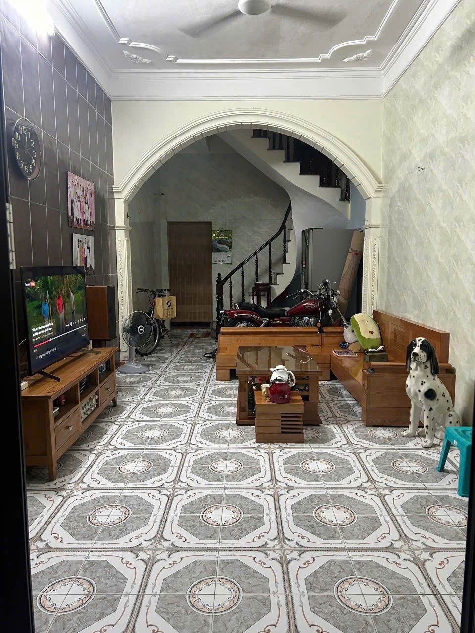  ???? Vị trí không thể đẹp hơn – cách 1 dãy nhà ra Phố Ngọc Lâm, ngõ xe 7 chỗ thông thoáng. 