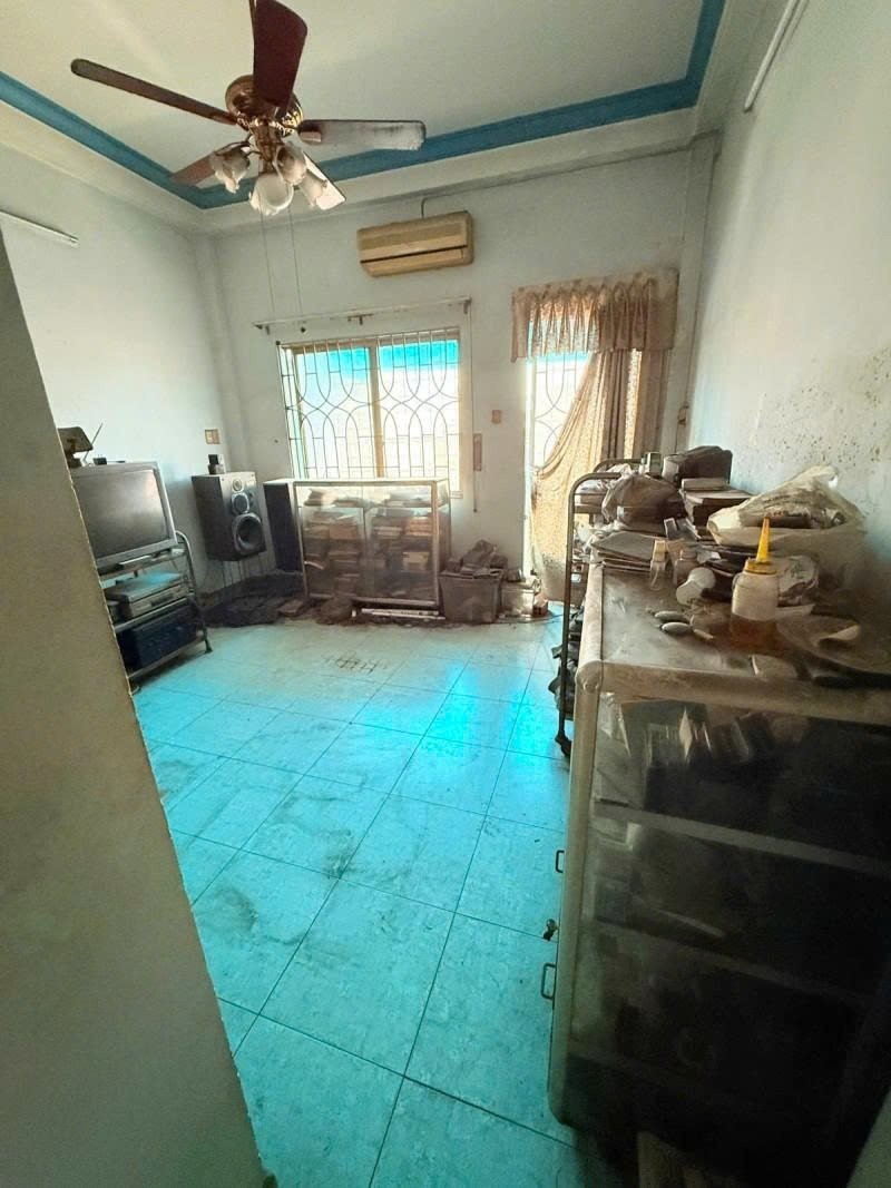  Bán nhà Mặt tiền Lạc Long Quân - gần Lý Thường Kiệt, 4x15m, 5 Tầng,  4 PN, chỉ 10,5 tỷ. 