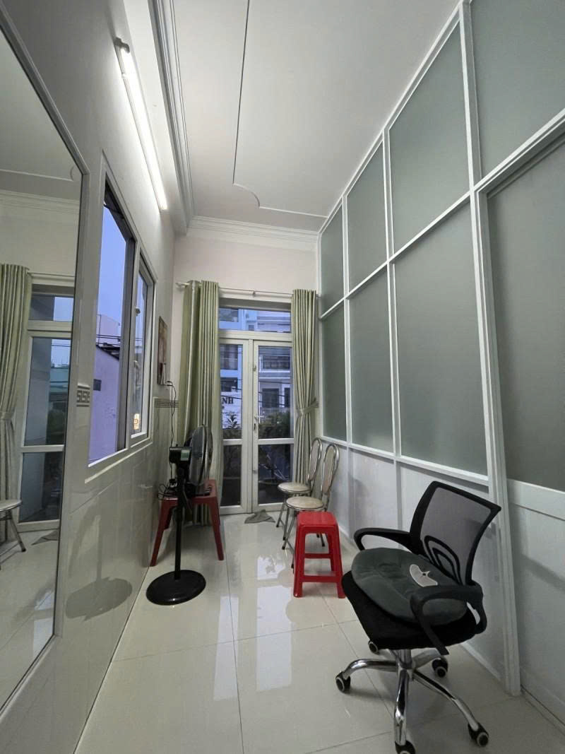  Bán nhà Mặt tiền đường Hồng lạc - ngay Chung cư Bàu Cát, 5,5x19m - 3 Tầng, 15,5 tỷ. 