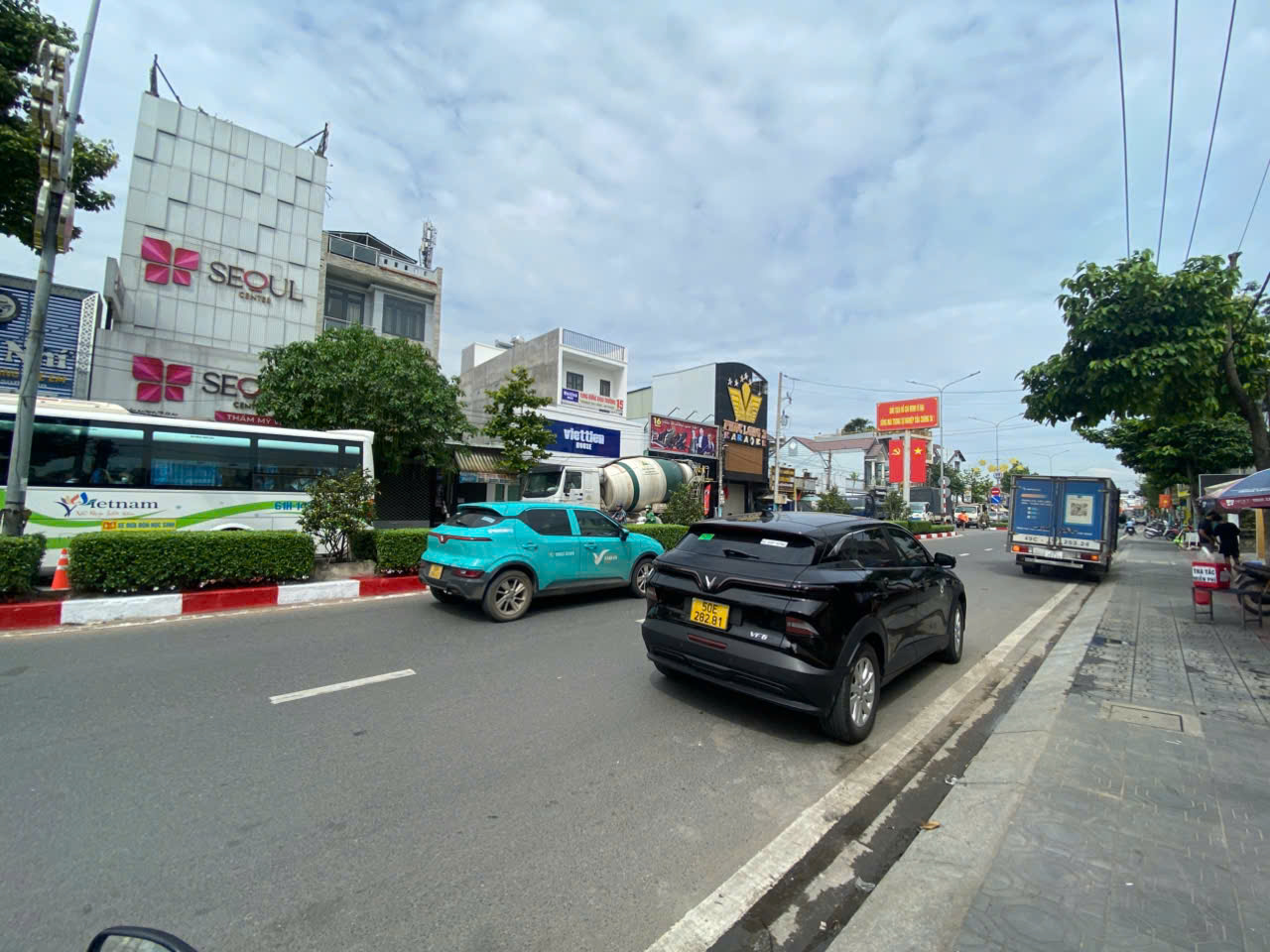  BÁN ĐẤT MẶT TIỀN DĨ AN GIÁ RẺ NGAY TRUNG TÂM HÀNH CHÍNH DĨ AN 150M2 ( 5 X 30 ) GIÁ : 6.8 TỶ. 