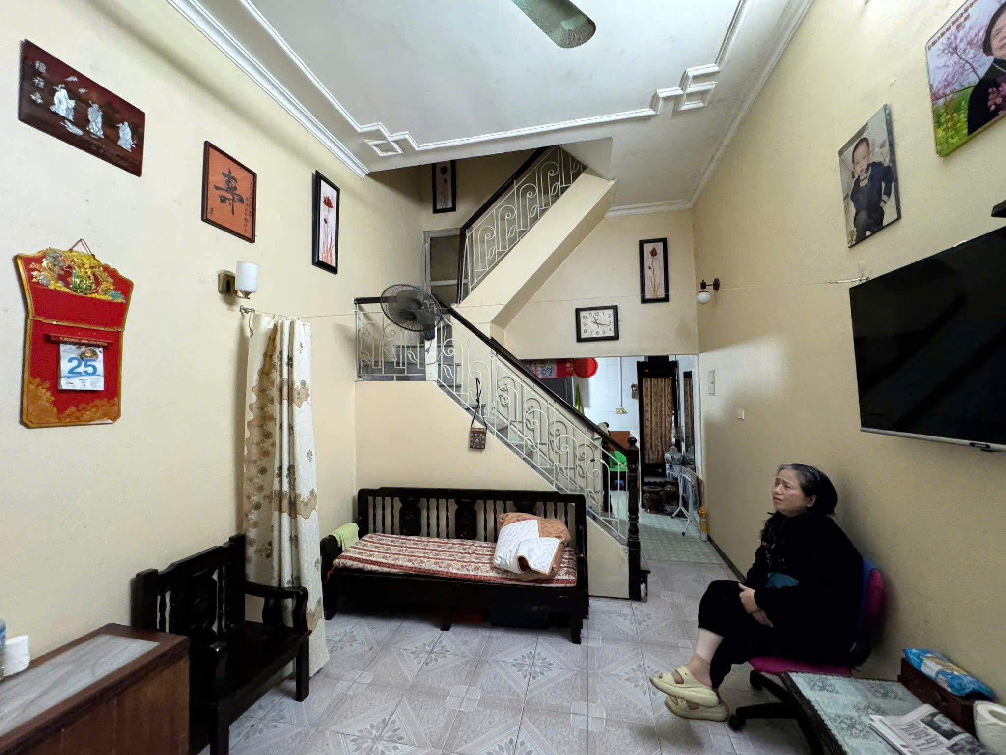  PHỐ HÀO NAM - DÂN XÂY - TRUNG TÂM ĐỐNG ĐA - 31m2 4 tầng mặt tiền 3.5m Giá 8.1 tỷ 