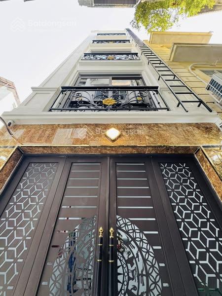  Tòa CHDV gần ô tô 11 PKK * 6 tầng - thang máy - full PCCC - DT 50 triệu/tháng - ngõ thông 