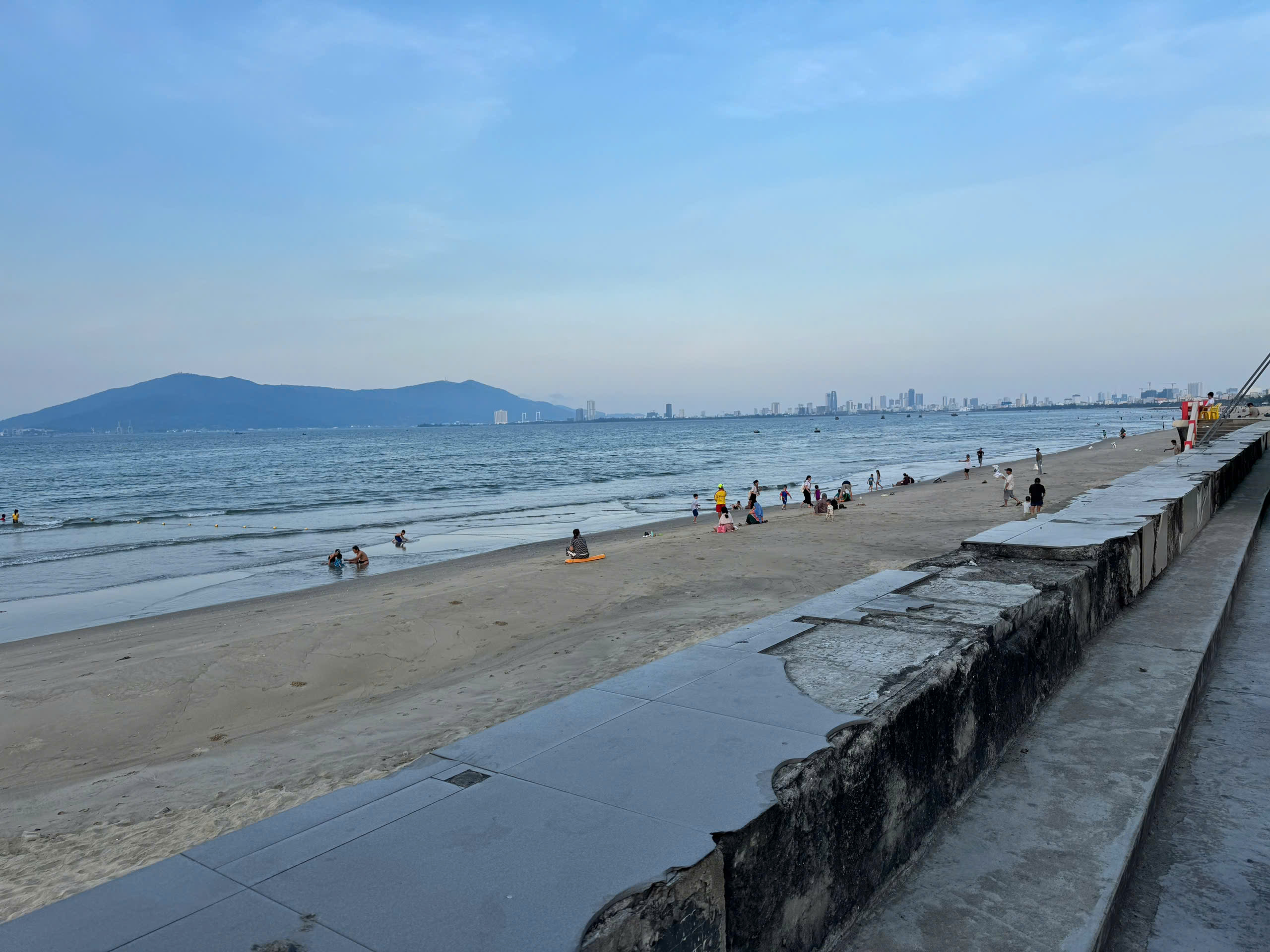  - Đất mặt tiền Nguyễn tất thành, ngay bãi tắm biển liên chiểu, gần khu nghỉ dưỡng Ma su ki của nhật. 