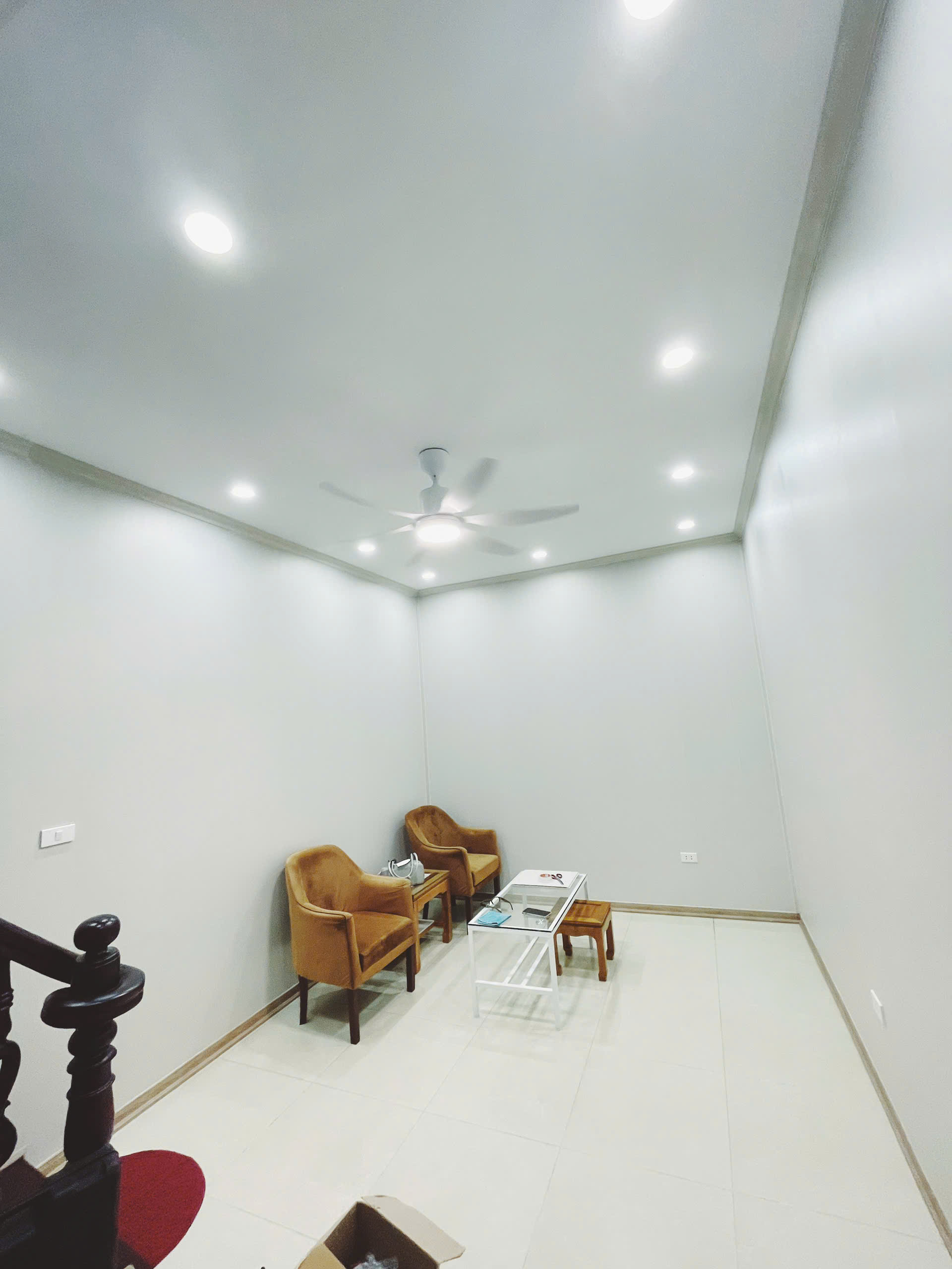  Cho thuê nhà nguyên căn Hạ Đình 3.5 tầng x 25m2, 2 ngủ, 9 Triệu 15 ra ô tô 