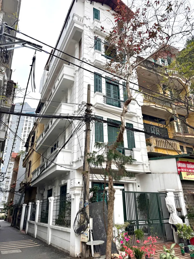  Hoàng Quốc Việt, phân lô ô tô tránh, kinh doanh ngõ thông, 100m, 30 Tỷ 