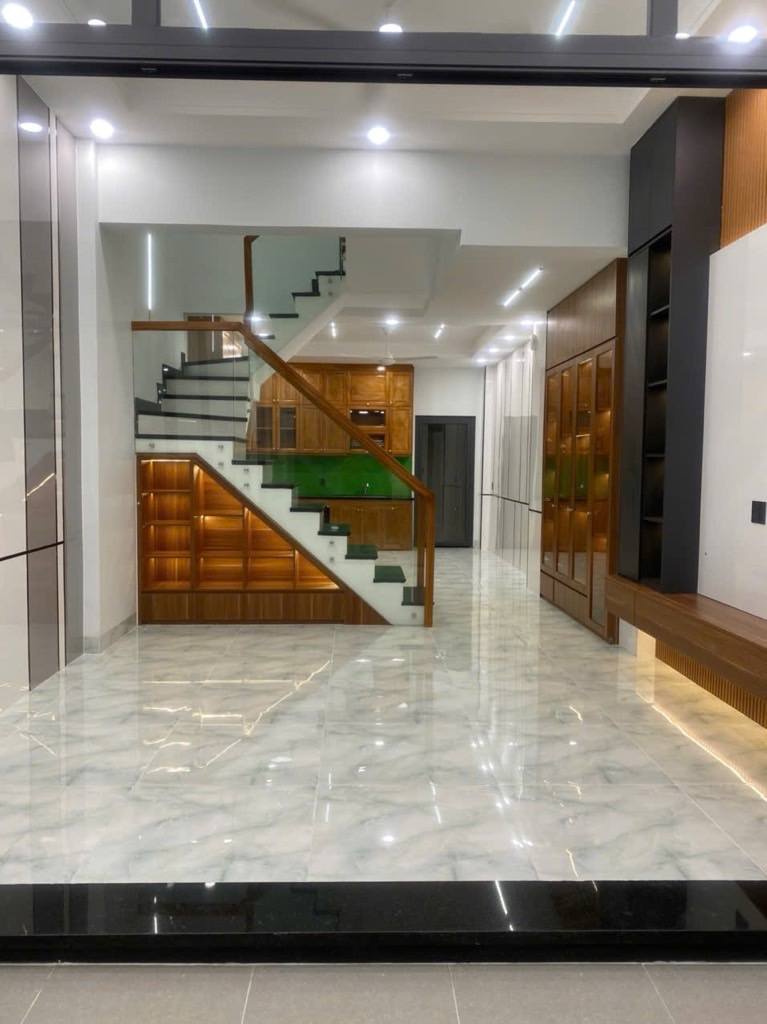  Nhà mặt tiền đẹp ở ngay đường số ,4 tầng 75m,oto ngủ trong nhà,đường trước nhà 8m,gần Bv Lê Văn Thịnh,10,8ty 