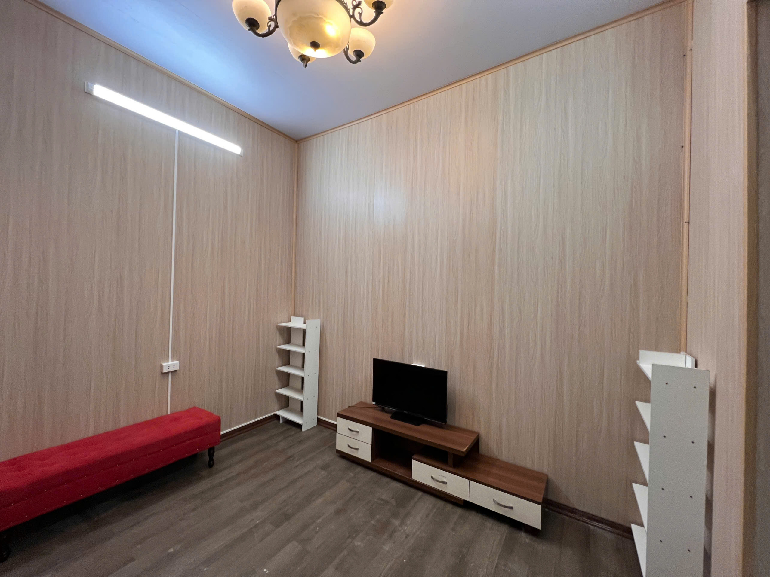  Cho thuê nhà tầng 2 phố Lò Đúc 30m², giá 5.5 triệu/tháng. 