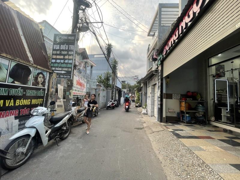  Bán nhà HẺM XE HƠI Gò Dưa - 54m2- ngang 4,6m - giá 3,35 tỷ 