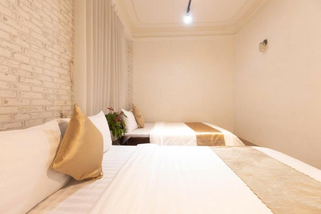  Cho thuê villa 14 phòng ngủ mặt tiền Sương Nguyệt Ánh phường 9 Đà Lạt giá 50 triệu 