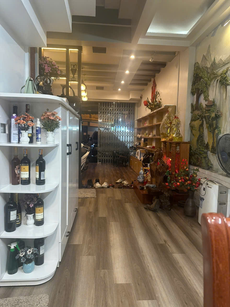  Nhà 3.5 tầng mặt đường Trại Lẻ - Vỉa hè 6m đang cho thuê 20 triệu/1 tháng 