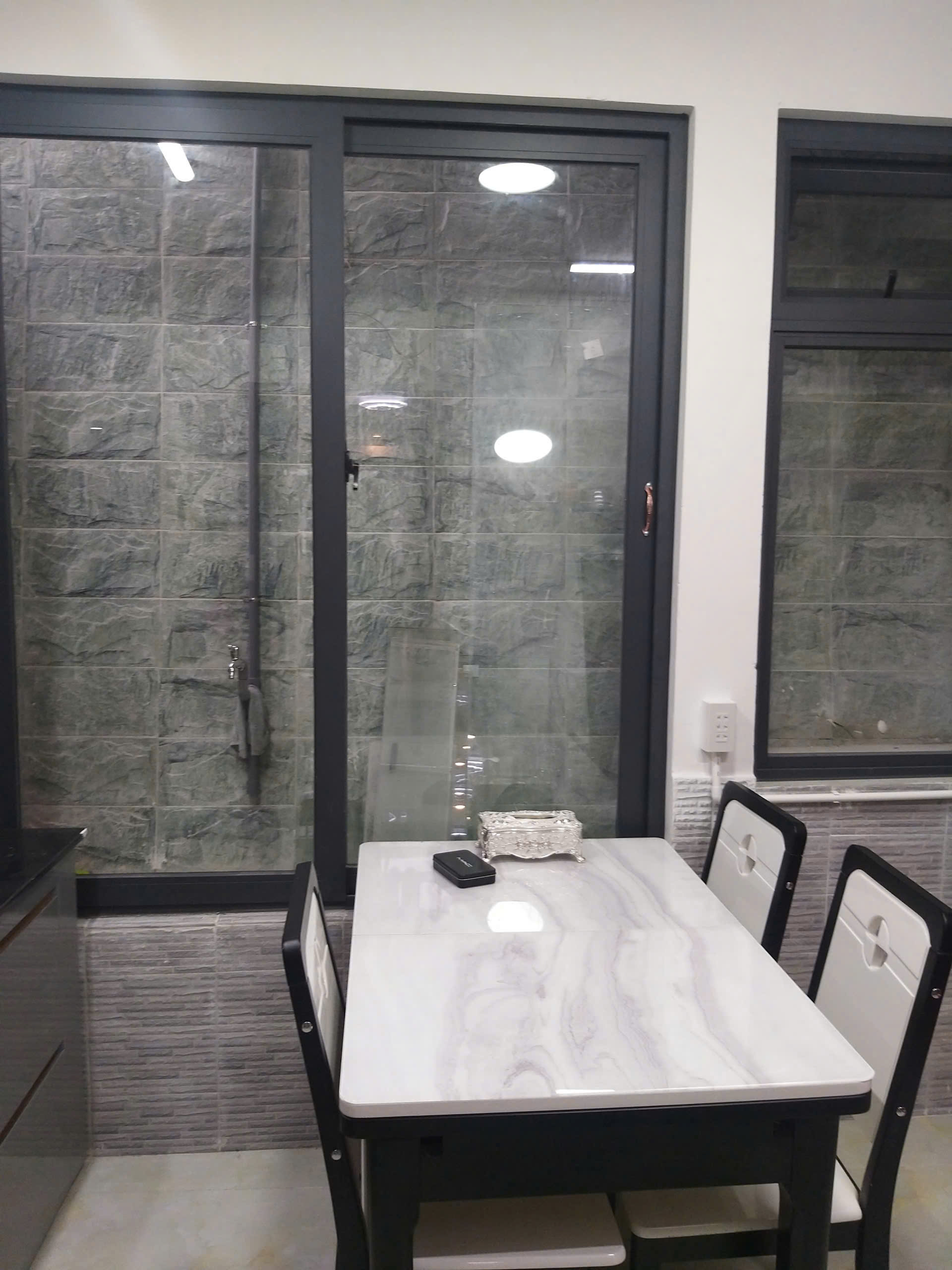  Cho thuê nhà nguyên căn có thang máy.Nguyễn thi  nghĩa . P2  tp đà lạt 