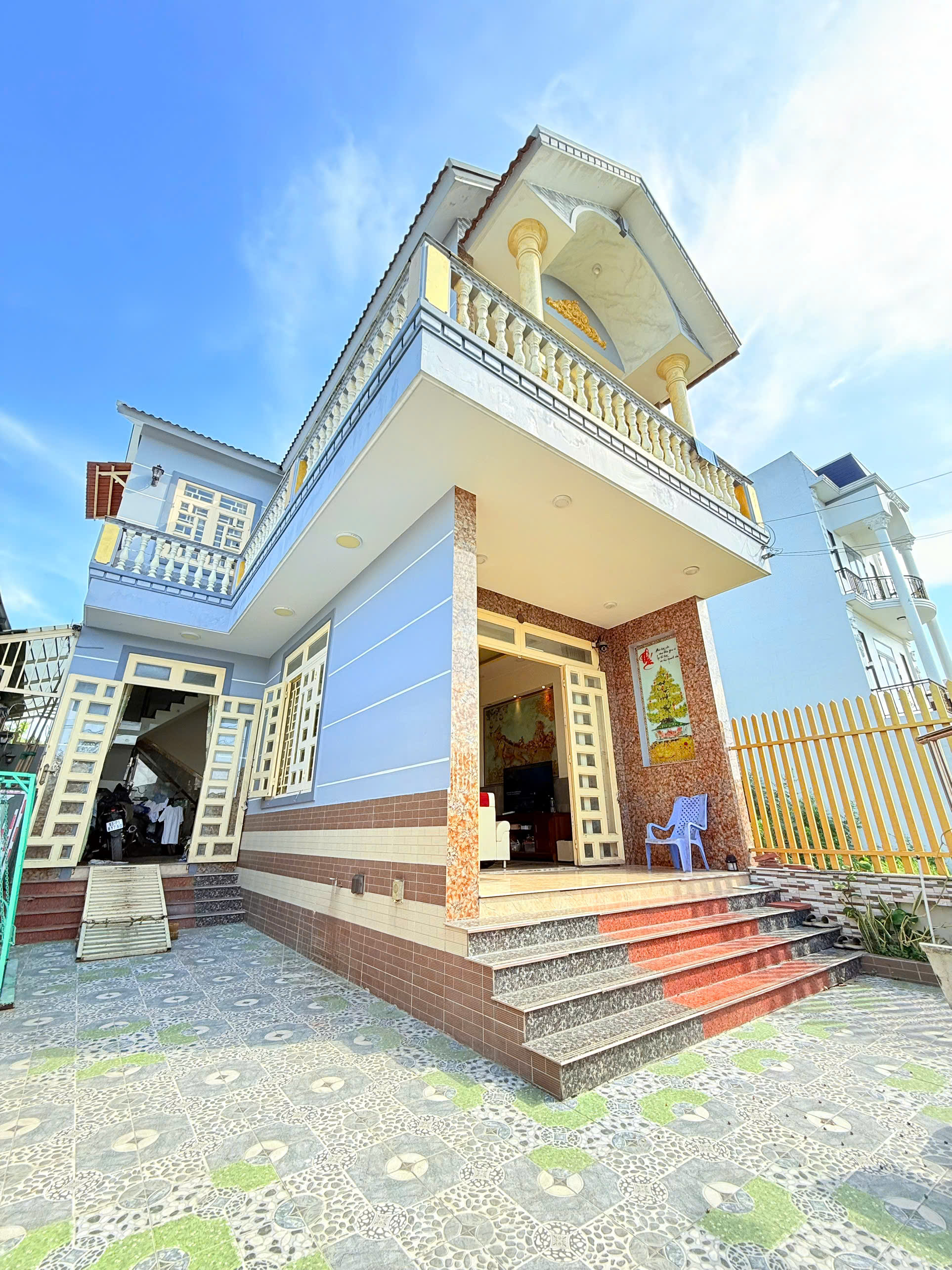  Nhà Xe Hơi Ngủ Trong Nhà DT 144m² (7.4x19.5m) Nở Hậu 8.5m , Đoàn Nguyễn Tuấn, Hưng Long, 0908074771 