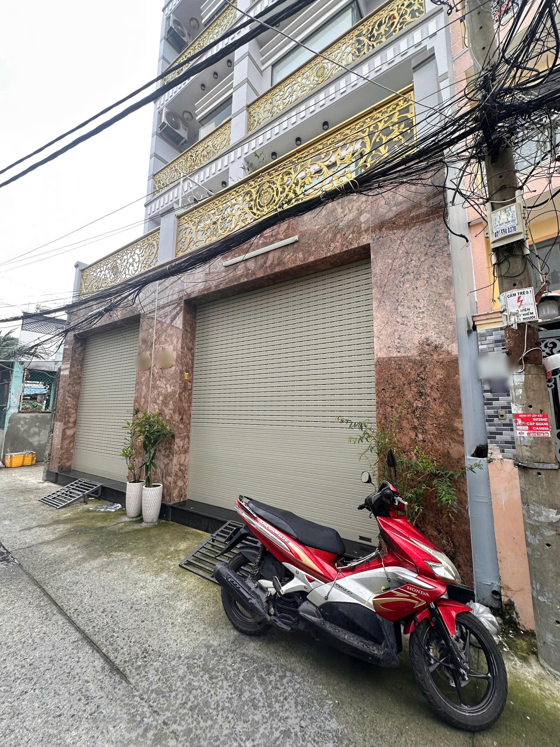  Nhà VIP Full nội thất 3 lầu Sân thượng Lưu Hữu Phước P15Q8 (gần cầu số 2) 