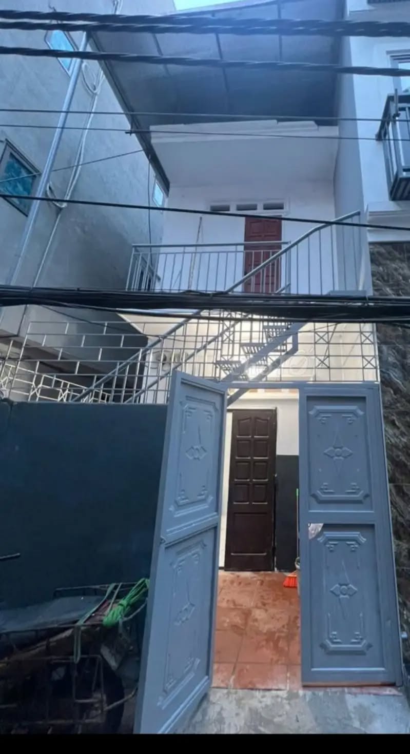  Cho thuê nhà 143 Nguyễn Chính, 50m² x 2 tầng, 2 ngủ – 2 vệ sinh, 7.5 triệu/tháng 